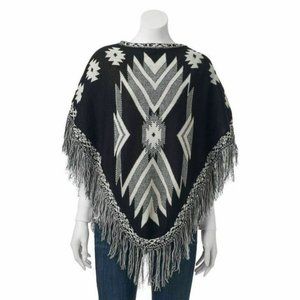 Women's Black & White Fringe Wrap Poncho Shawl Southwestern Arrow Print MSRP $50